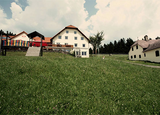 Gasthaus_GIS_Spielplatz_Natur